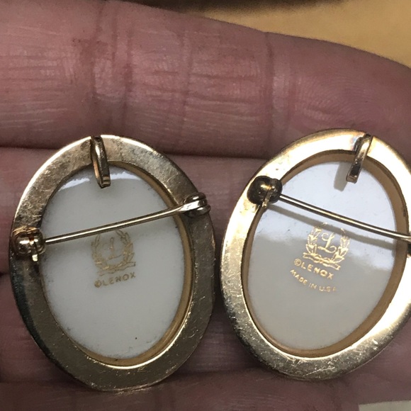 Lenox Bundle Vintage Pendants Butterfly & Flowers - Picture 2 of 4